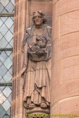 Liverpool - Statues at the Anglican Cathedral