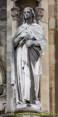 Bristol - Sculptures at Bristol's Cathedral