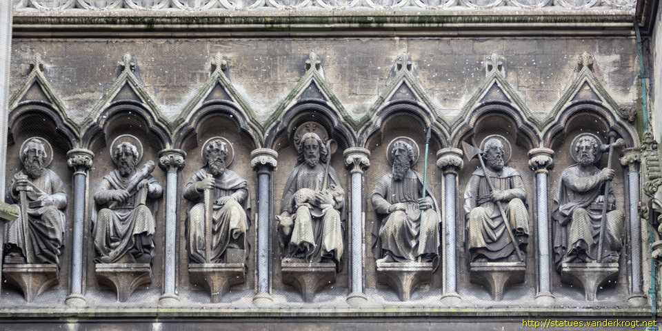Bristol - Sculptures at the St Mary Redcliffe