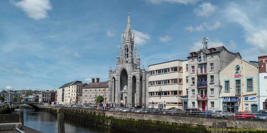 Cork - Corcaigh / Saints' statues at Holy Trinity Church