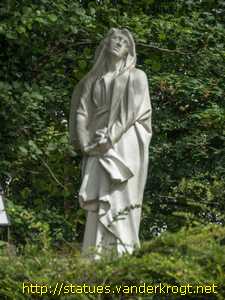 Clifden - An Clochán / Saints' statues around St. Joseph's Church