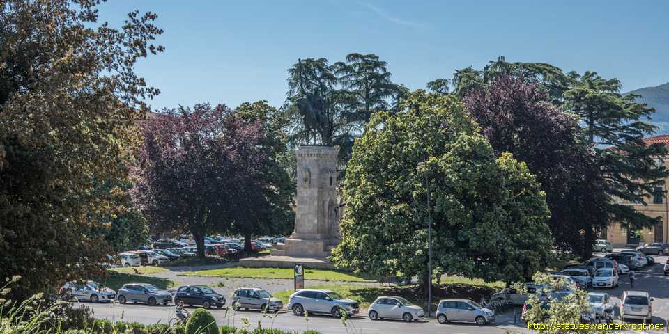 Lucca - Monumento ai caduti
