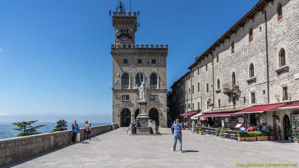 San Marino - Statua della Libertà